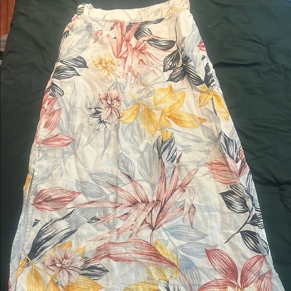 C.C Dresses & Skirts - C.C California Linen Skirt with pockets